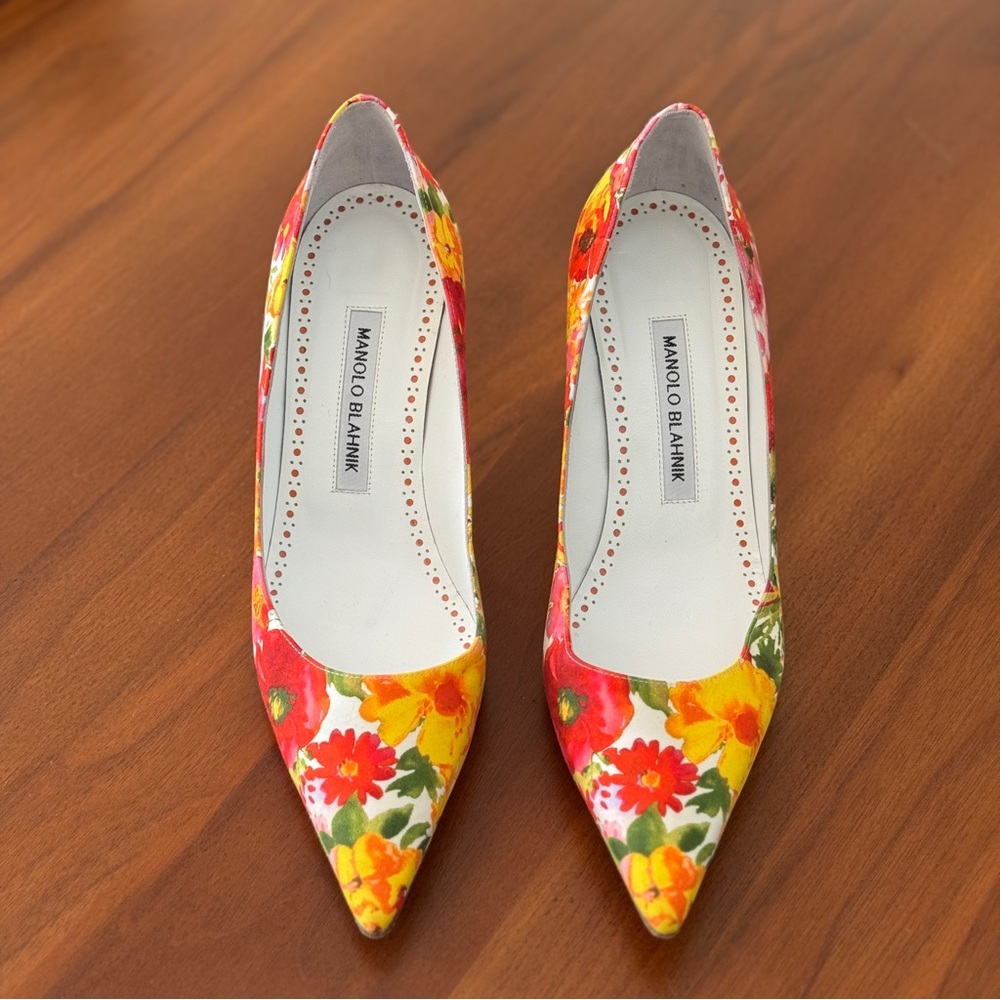 Manolo Blahnik Yellow and Red Floral Point Toe Pump Heels, 38 - Picture 3 of 4